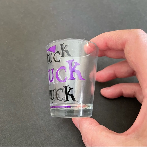 Disney HOCUS POCUS Amuck, Amuck, Amuck & More Sayings Set of 4 Shot Glasses NEW! - Picture 7 of 16